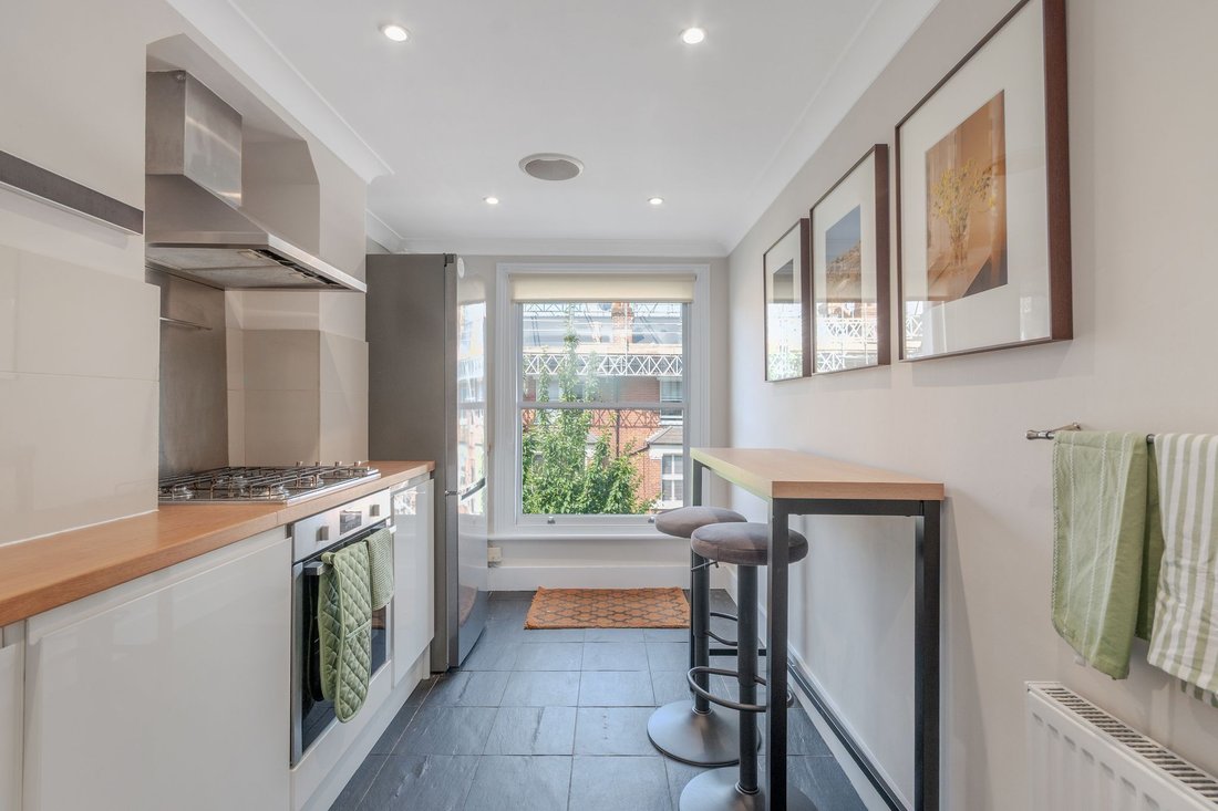 Apartment in Brook Green, Hammersmith and Fulham, England 4 - 18394193