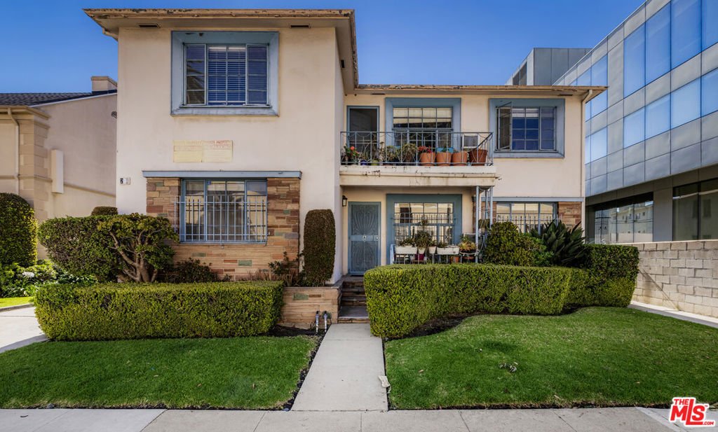 Beverly Hills, California, United States 1 - 18395367