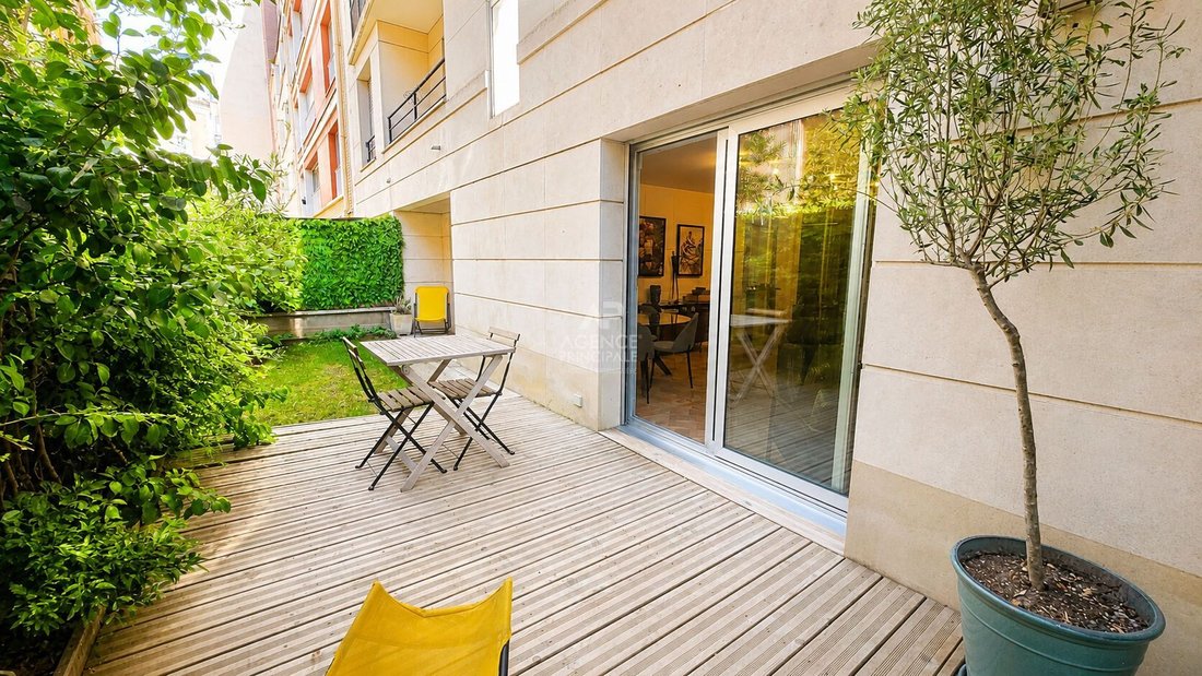 Apartment in Clignancourt-Jules Joffrin, Paris 18e Arrondissement, Paris 4 - 18392144
