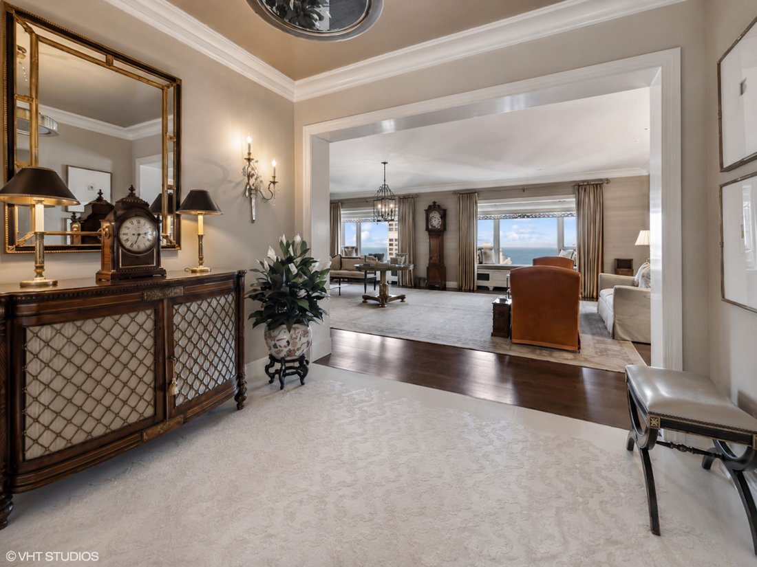 Condo in Chicago, Illinois, United States 4 - 18393035