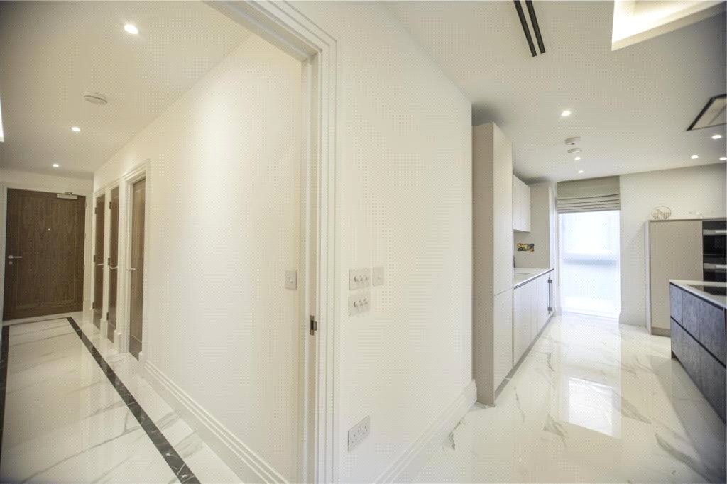 Apartment in Radlett, Hertsmere, England 3 - 18394417