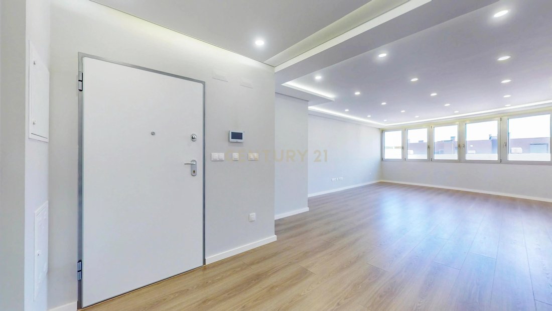 Apartment in Loures, Lisbon, Portugal 2 - 18392557