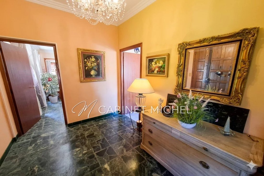 Villa in Nord, Roquefort-les-Pins, France 4 - 18391782