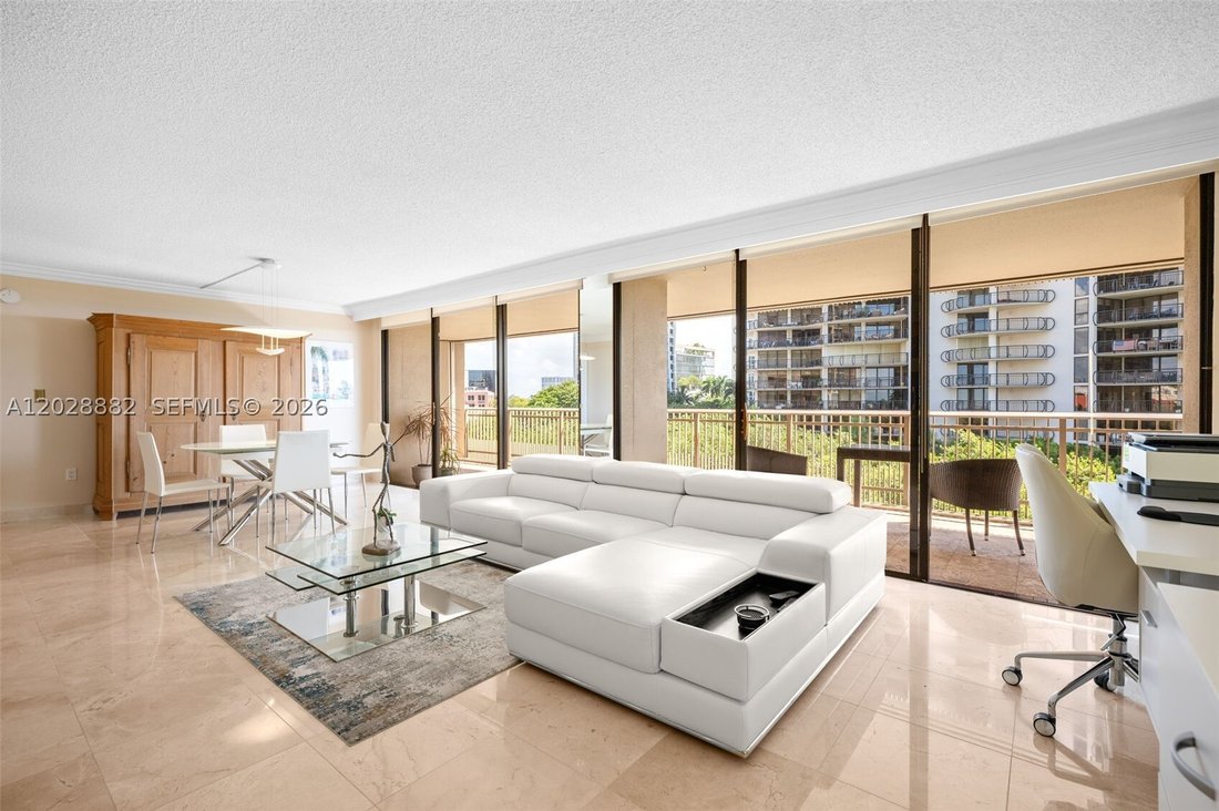 Condo in Miami, Florida, United States 3 - 18396191