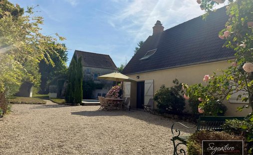House in Senlis, Hauts-de-France, France 1