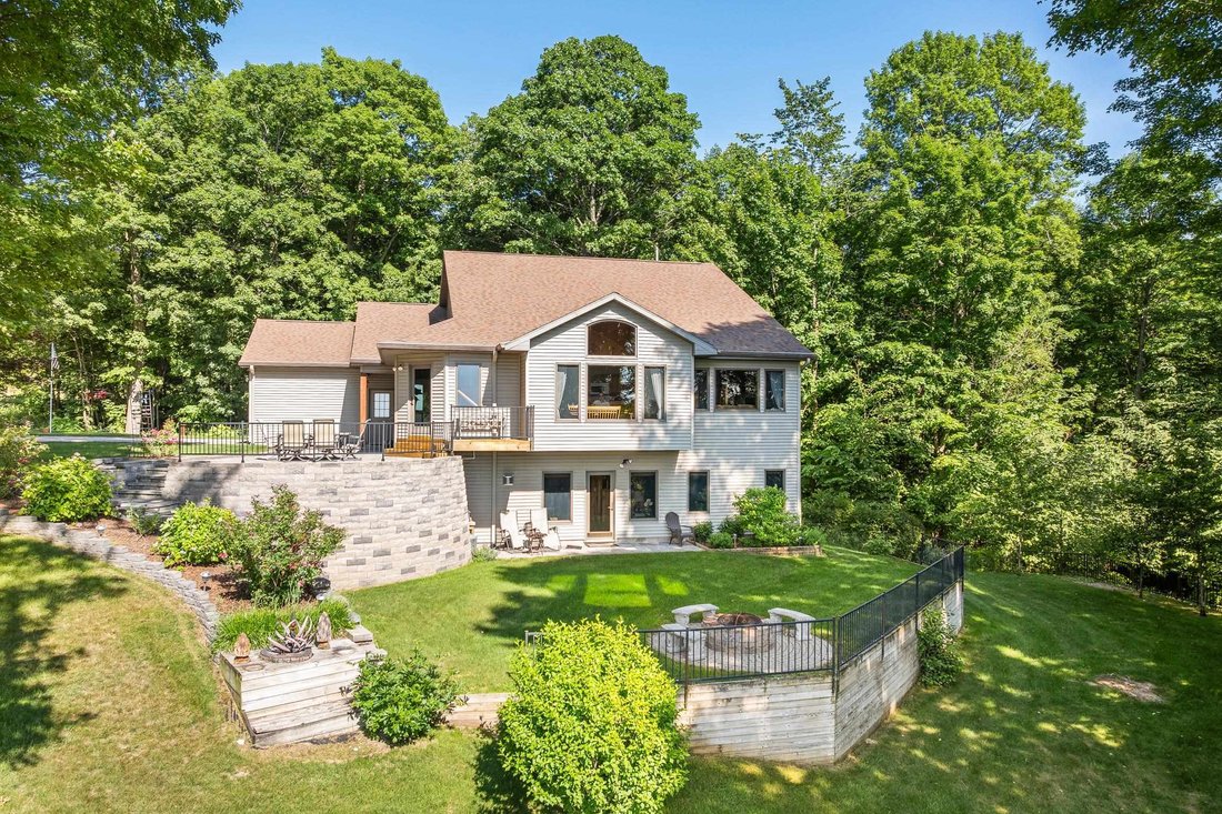 House in Beulah, Michigan, United States 2 - 18395984