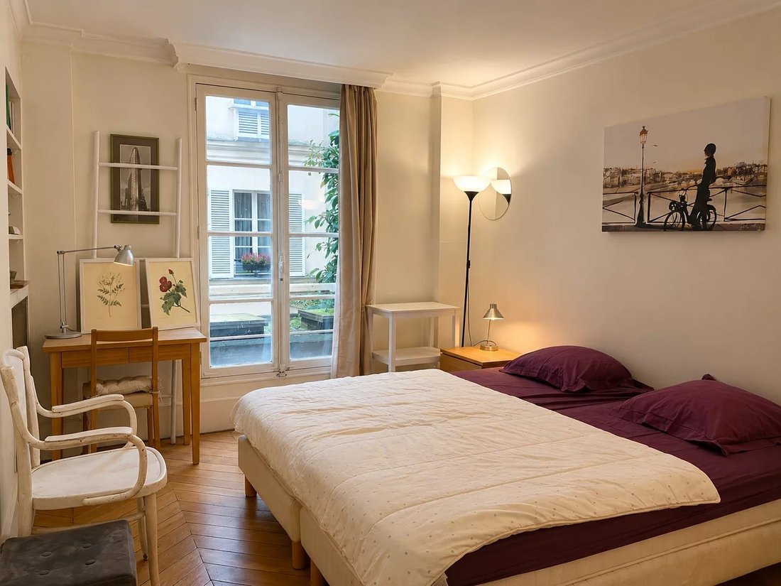 Apartment in Odéon, Paris 6e Arrondissement, Paris 4 - 18392417