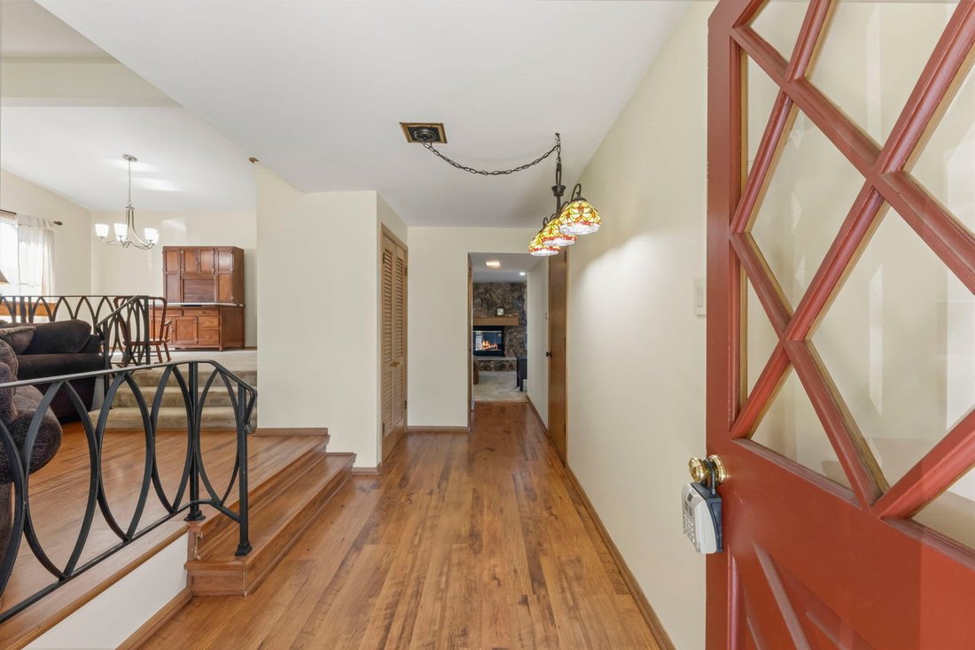 House in Des Plaines, Illinois, United States 3 - 18391684