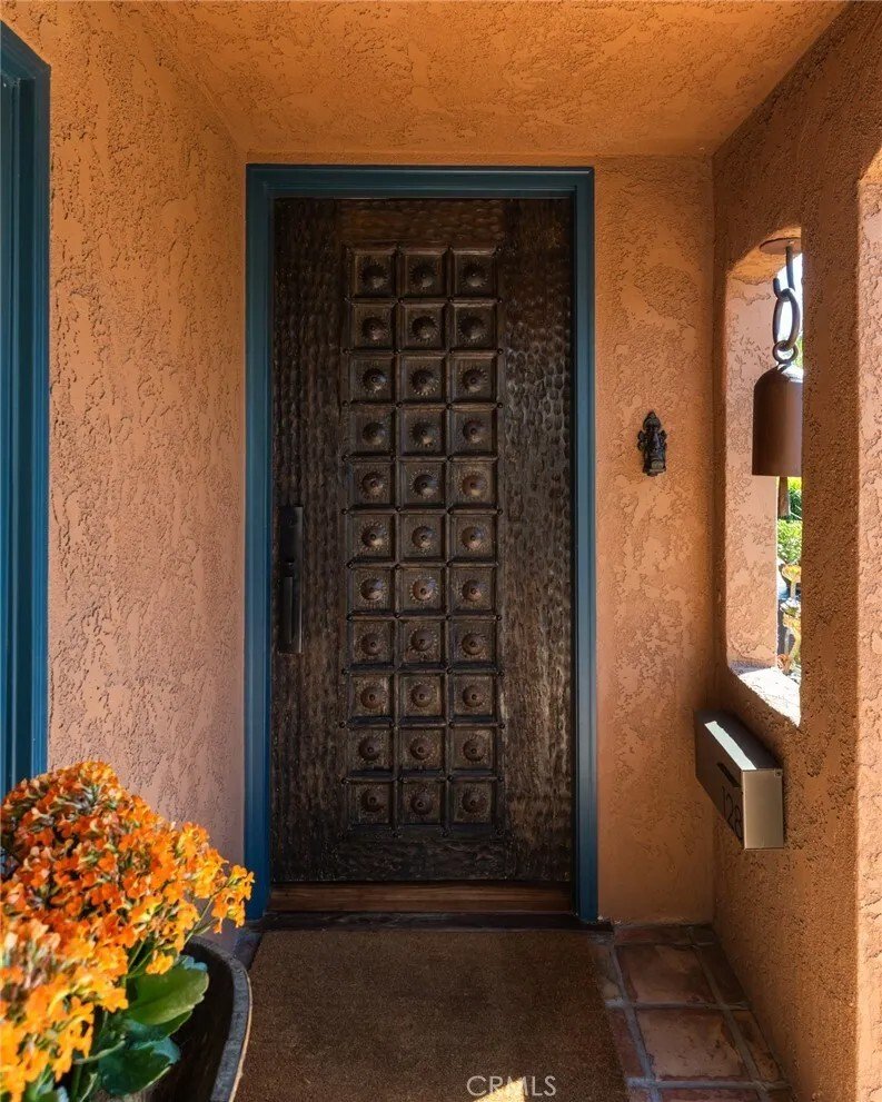House in Signal Hill, California, United States 3 - 18392271