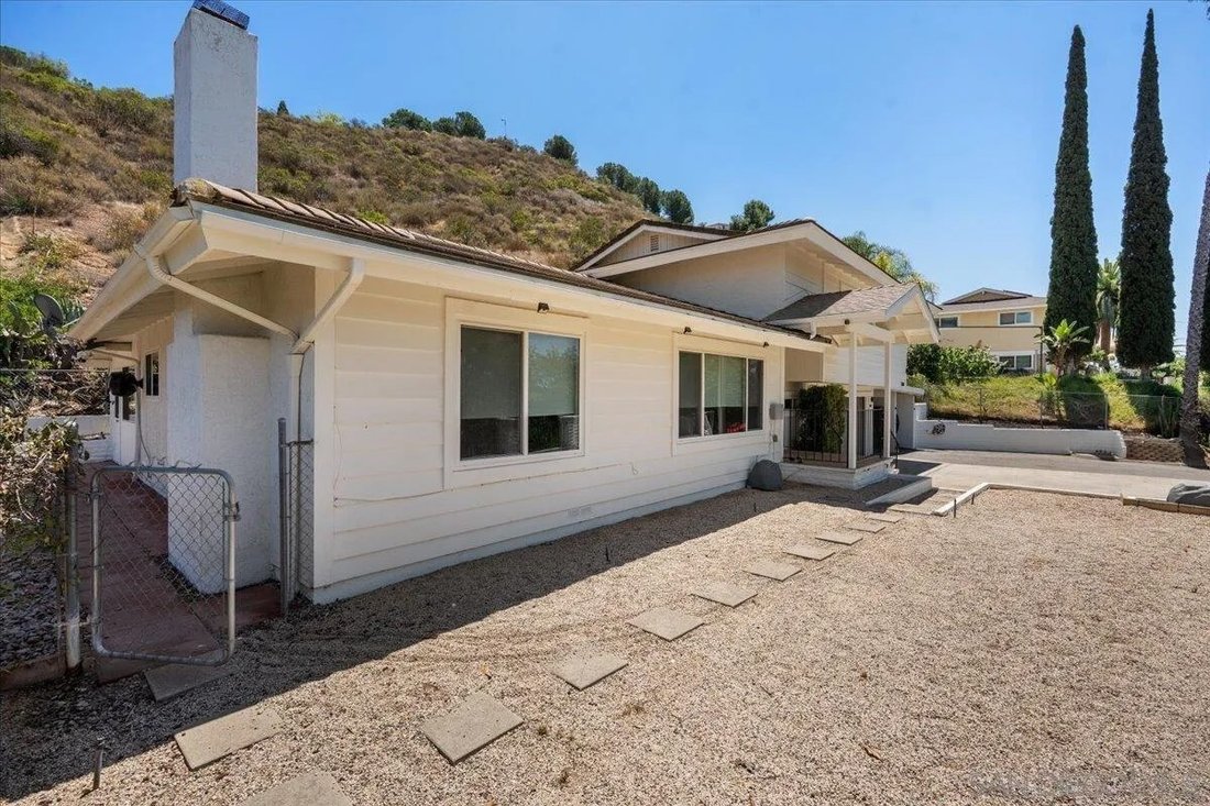 House in Escondido, California, United States 4 - 18396099