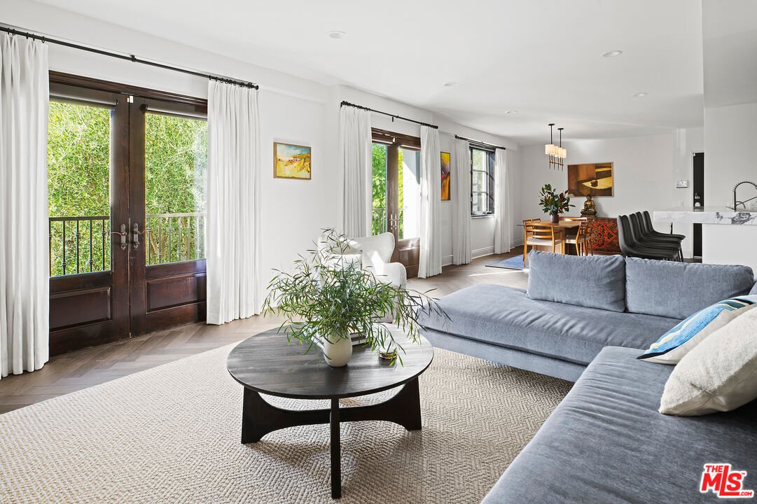 Condo in Los Angeles, California, United States 5 - 18396864