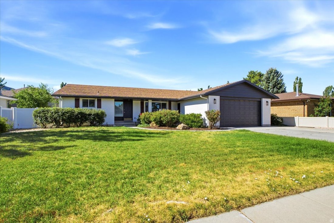 House in Sandy, Utah, United States 1 - 18391052