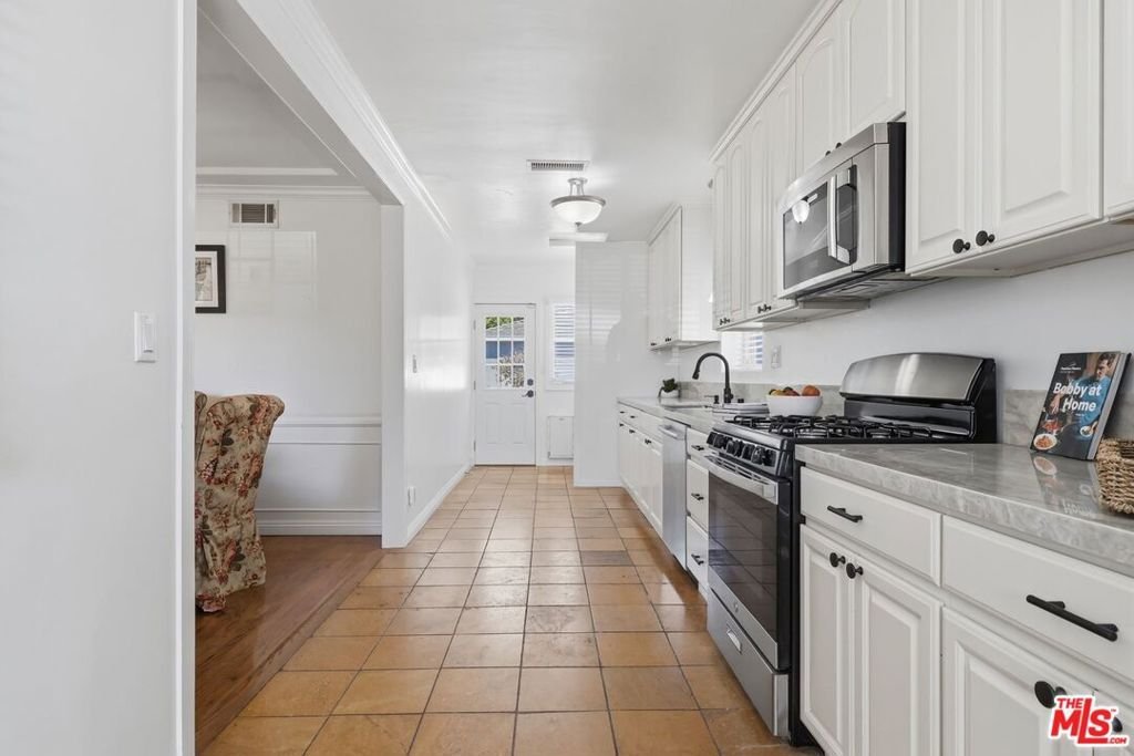 House in Los Angeles, California, United States 5 - 18377823