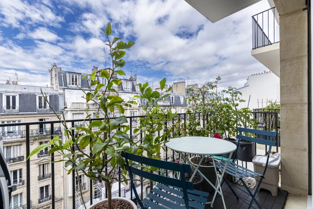 Apartment in Clignancourt-Jules Joffrin, Paris 18e Arrondissement, Paris 3 - 18396940