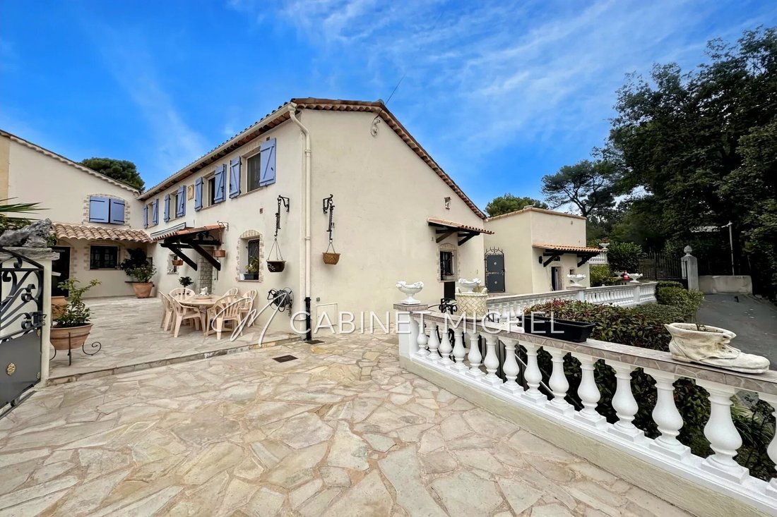 Villa in Mougins, Provence-Alpes-Côte d'Azur, France 2 - 18391637