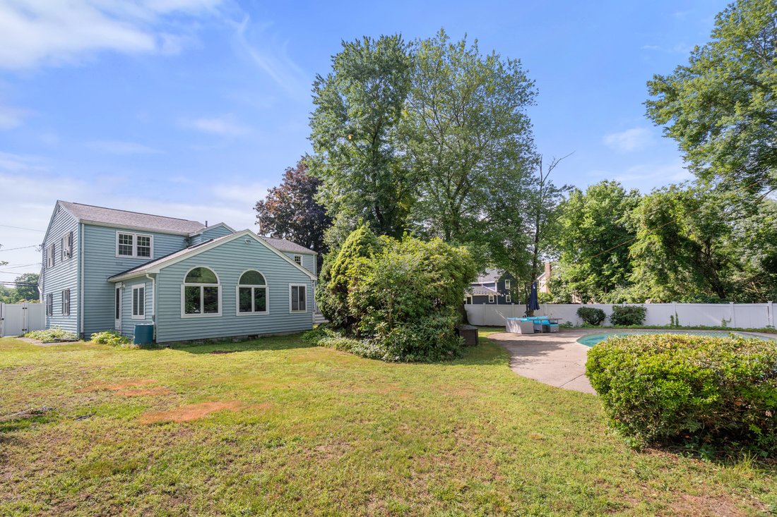 House in Burlington, Massachusetts, United States 4 - 18392995