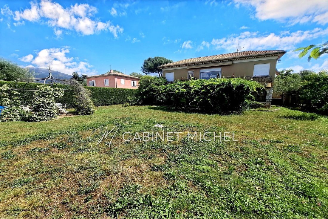 Villa in Nord, Roquefort-les-Pins, France 2 - 18391782
