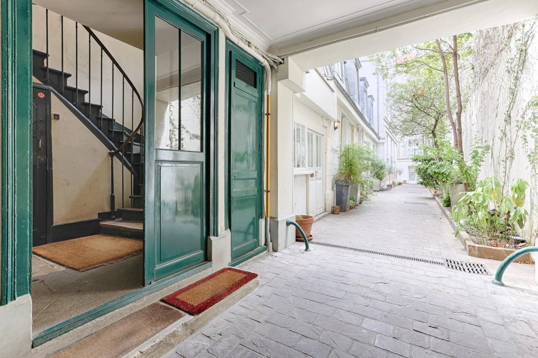 Apartment in Odéon, Paris 6e Arrondissement, Paris 3 - 18392127