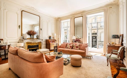 Apartment in Grand Parc-Chartrons-Paul Doumer, Bordeaux, France 1