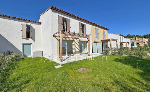 Villa in Le Rouret, Provence-Alpes-Côte d'Azur, France 1
