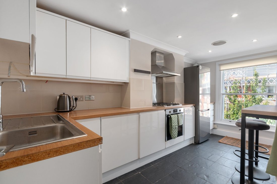 Apartment in Brook Green, Hammersmith and Fulham, England 3 - 18394193