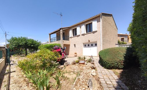 Villa in La Londe-les-Maures, Provence-Alpes-Côte d'Azur, France 1