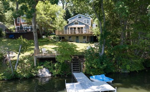 House in East Hampton, Connecticut, United States 1