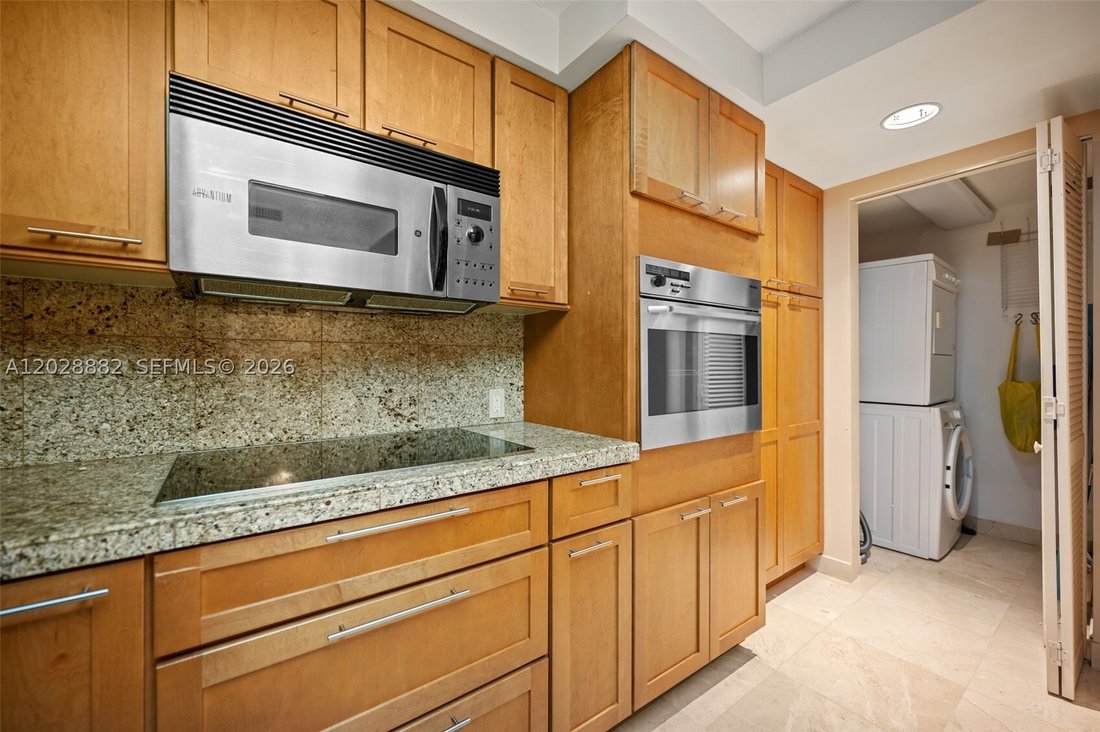Condo in Miami, Florida, United States 5 - 18396191