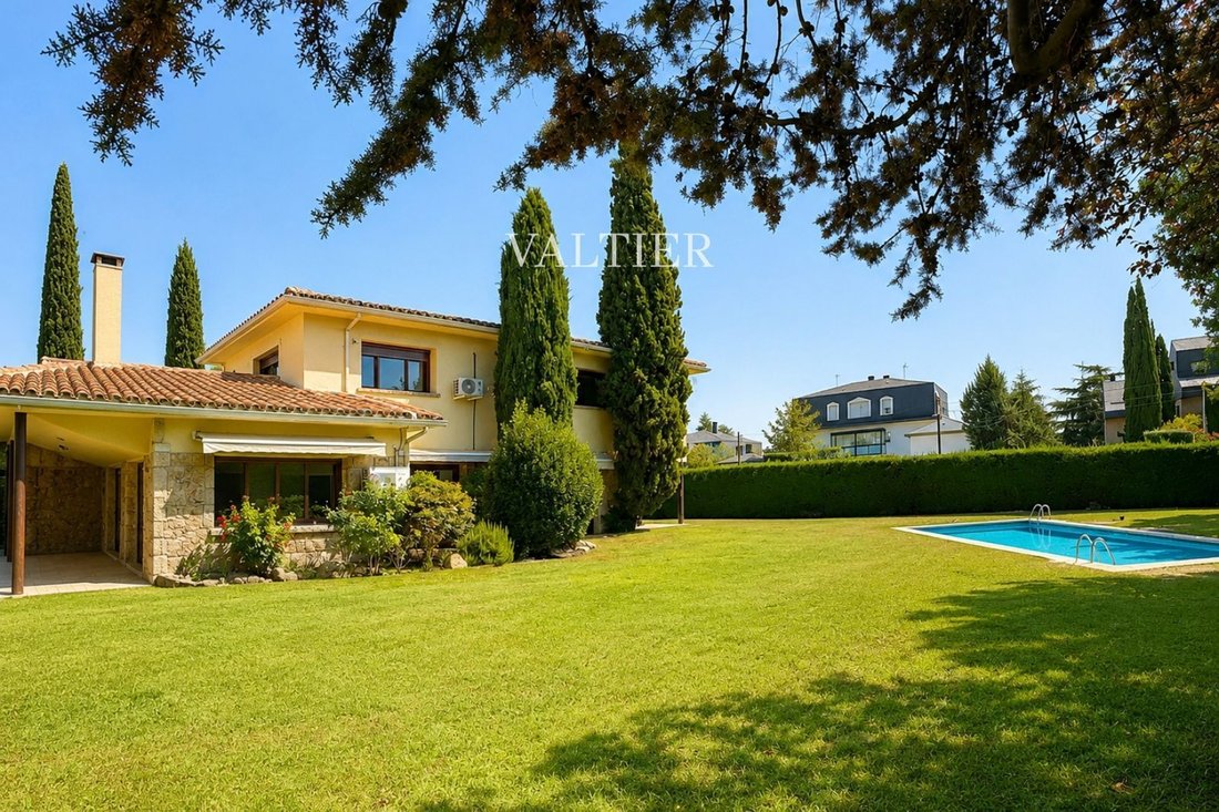 Chalet in Pozuelo de Alarcon, Comunidad de Madrid, Spain 3 - 18394428