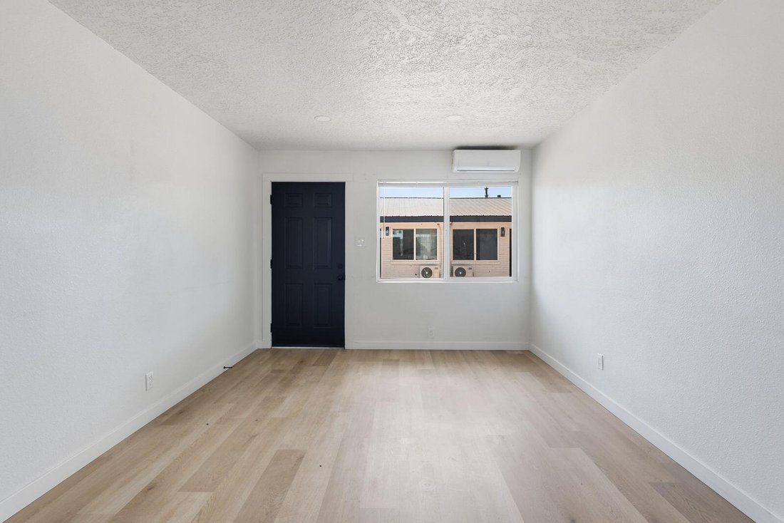 Grants, New Mexico, United States 4 - 18394598