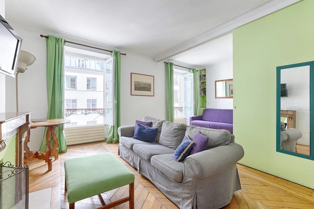Apartment in Odéon, Paris 6e Arrondissement, Paris 4 - 18392127