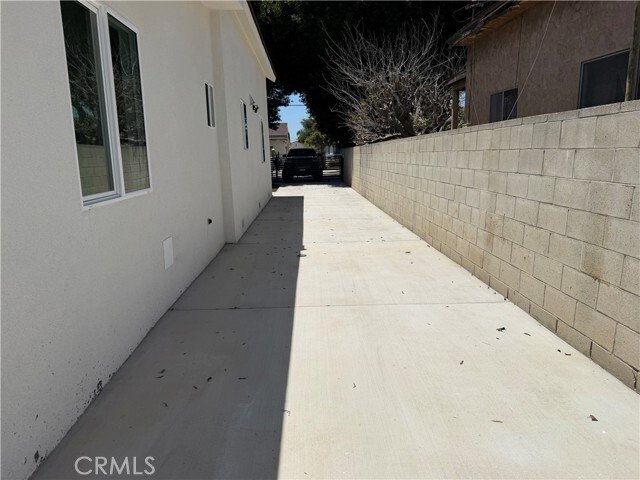 Los Angeles, California, United States 3 - 18393610