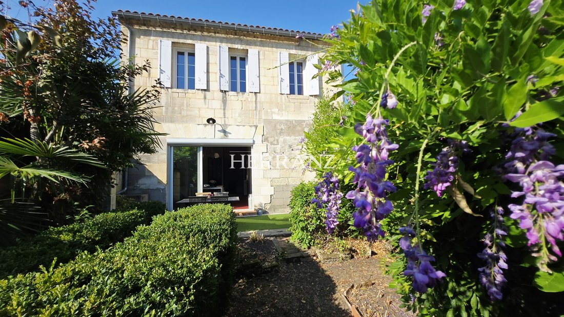 House in Libourne, Nouvelle-Aquitaine, France 1 - 18256249