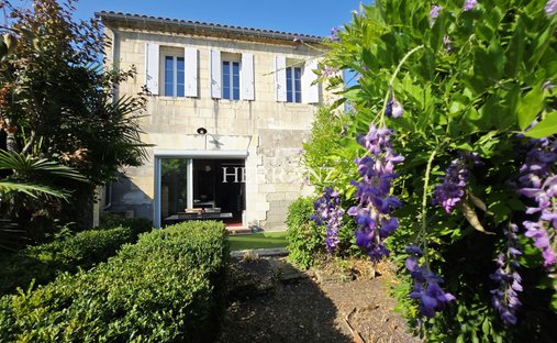 House in Libourne, Nouvelle-Aquitaine, France 1
