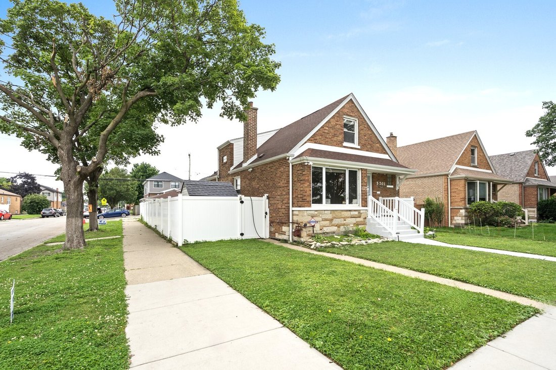 House in Chicago, Illinois, United States 2 - 18391672