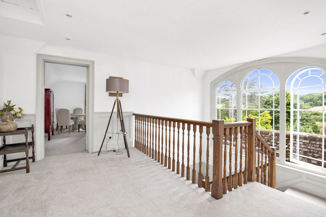 House in Povey Cross, Charlwood, England 2 - 18396993