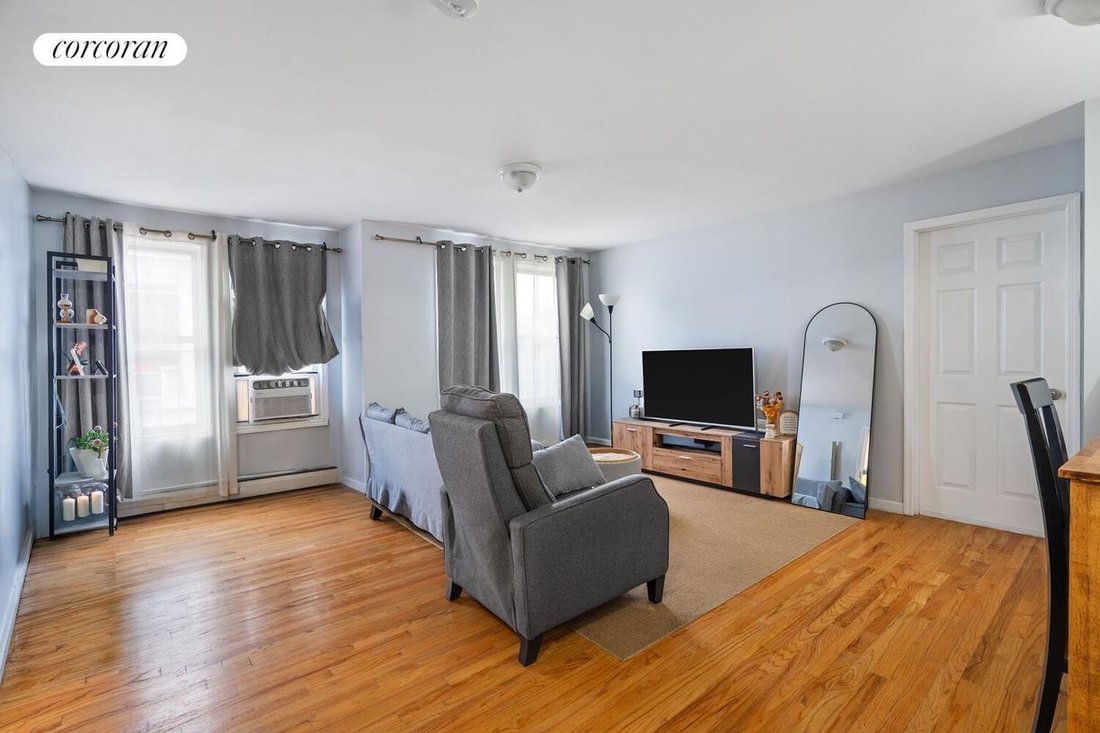 House in New York, New York, United States 4 - 18393601