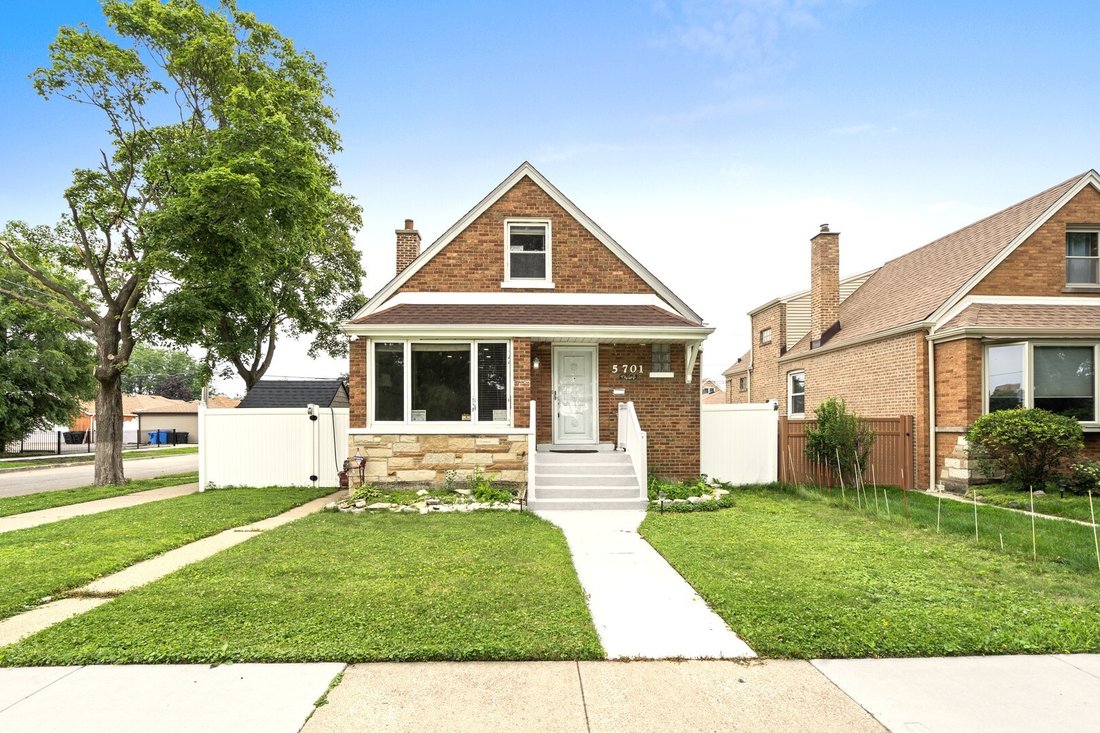 House in Chicago, Illinois, United States 1 - 18391672