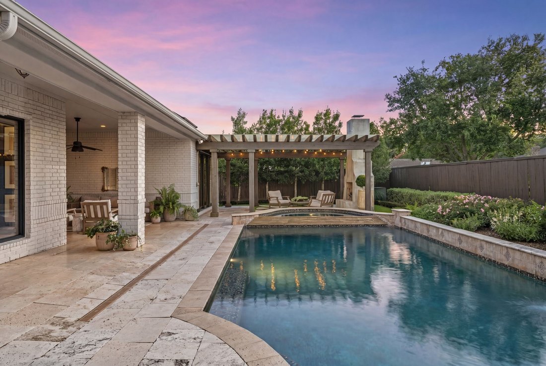 House in Friendswood, Texas, United States 2 - 18393688