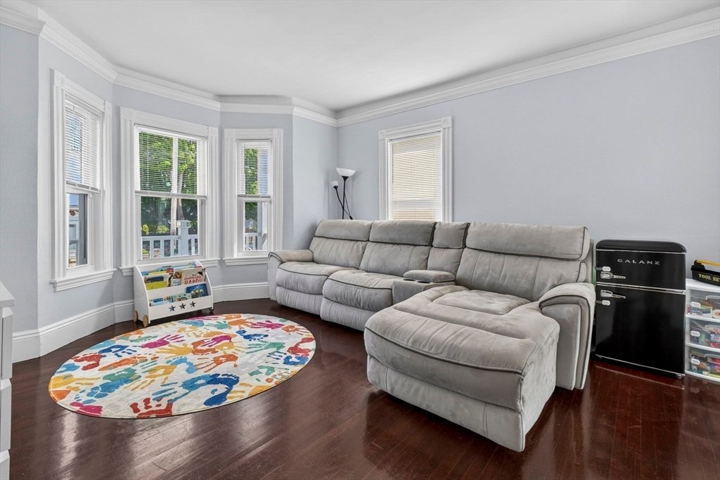 House in Everett, Massachusetts, United States 4 - 18393602