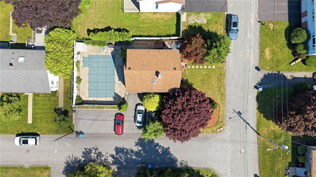 House in Cranston, Rhode Island, United States 4 - 18395088
