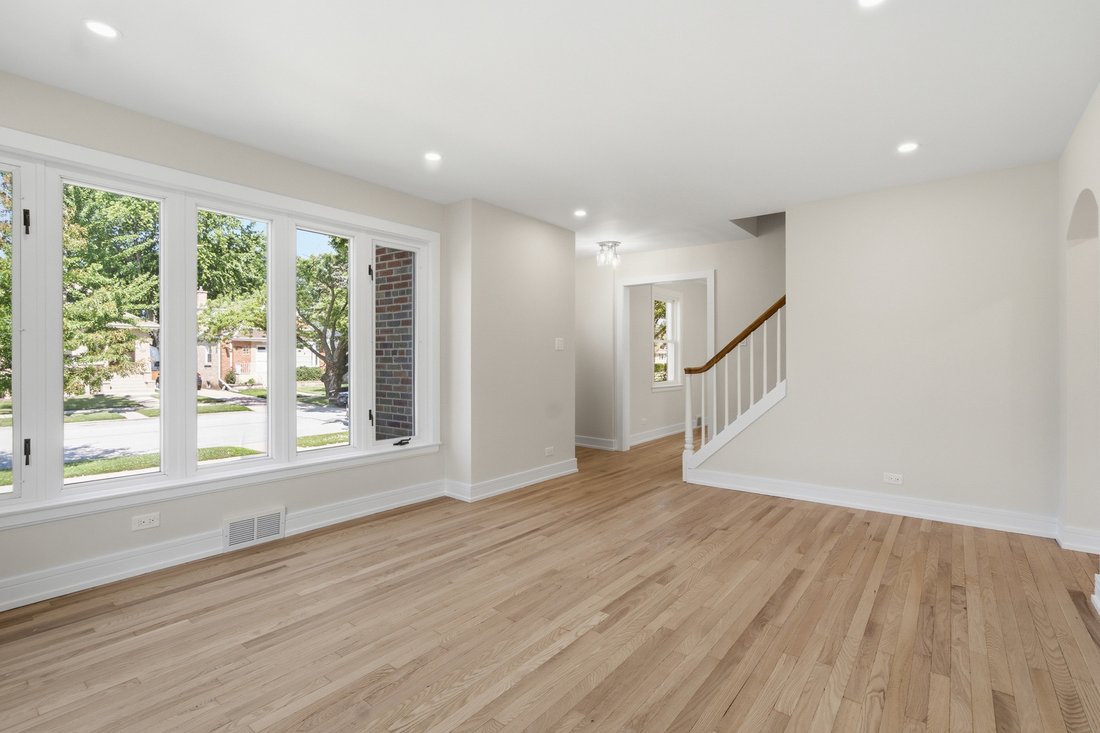 House in Skokie, Illinois, United States 4 - 18391629