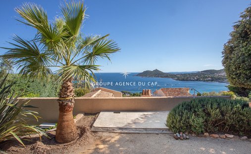 Villa à Le Dramont-Agay-Anthéor-Le Trayas, Saint-Raphaël, France 1