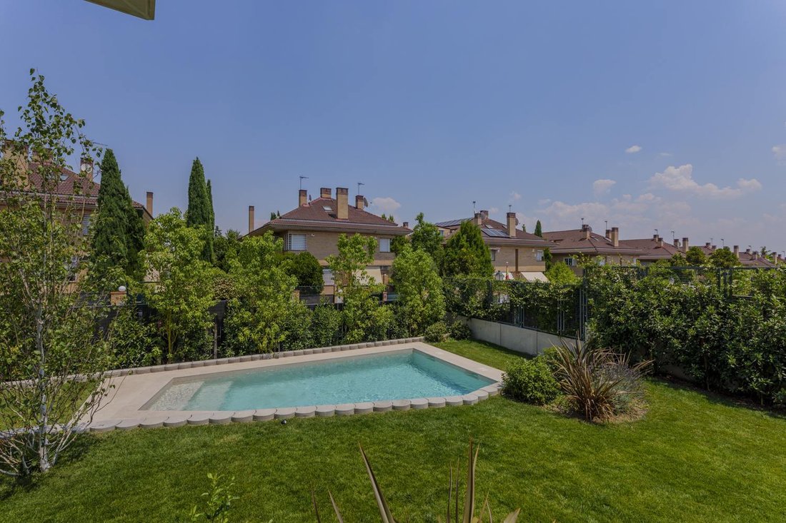 Villa in Moncloa-Aravaca, Madrid, Spain 4 - 18390755