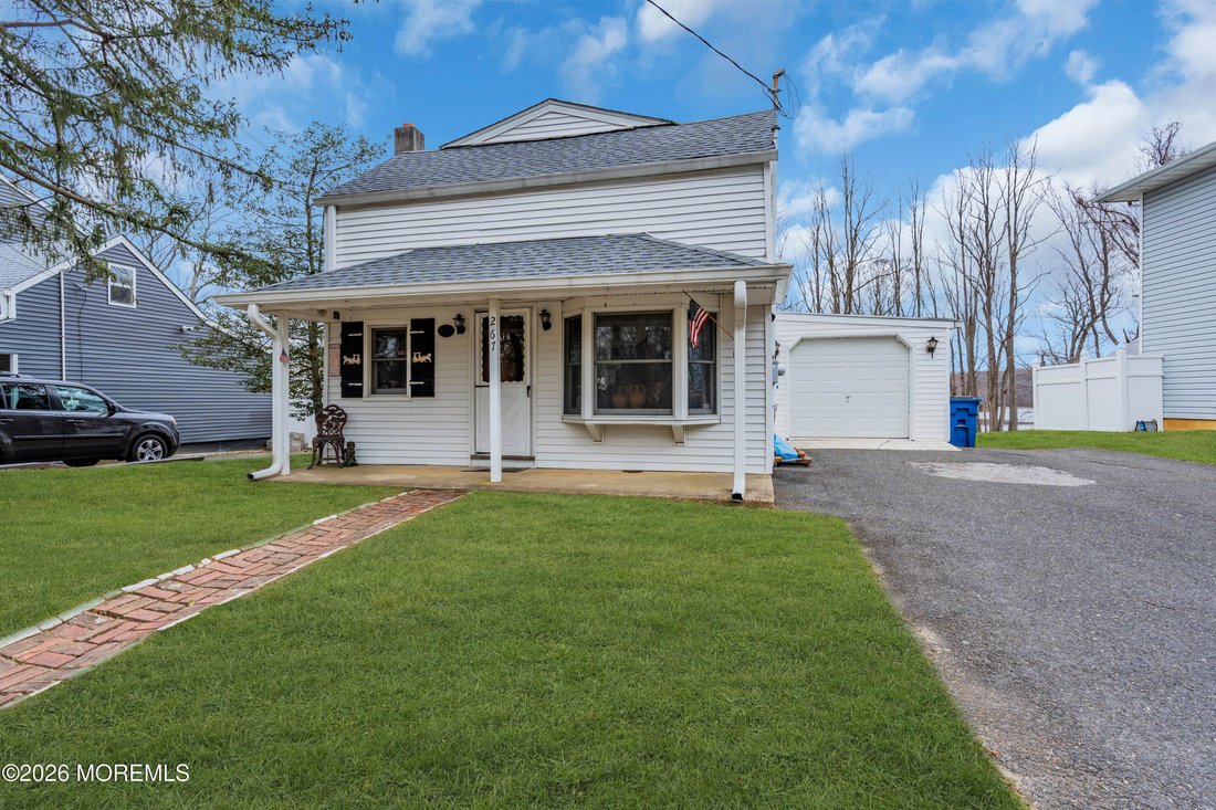 House in Colts Neck, New Jersey, United States 4 - 18394397