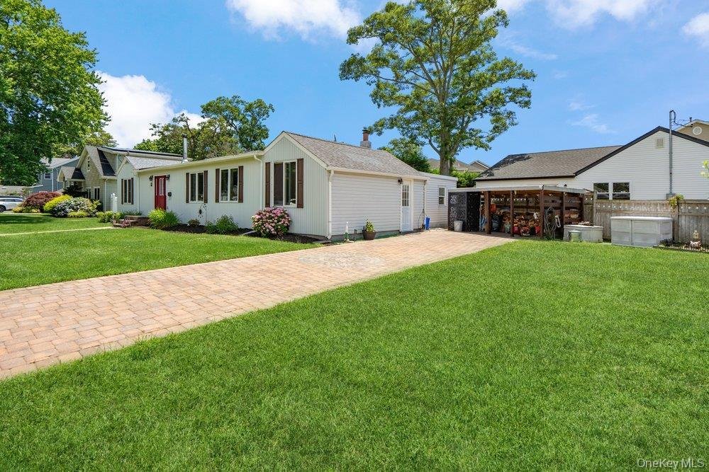 House in Babylon, New York, United States 3 - 18396804