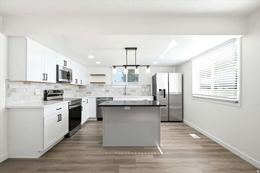 House in Sandy, Utah, United States 5 - 18391052