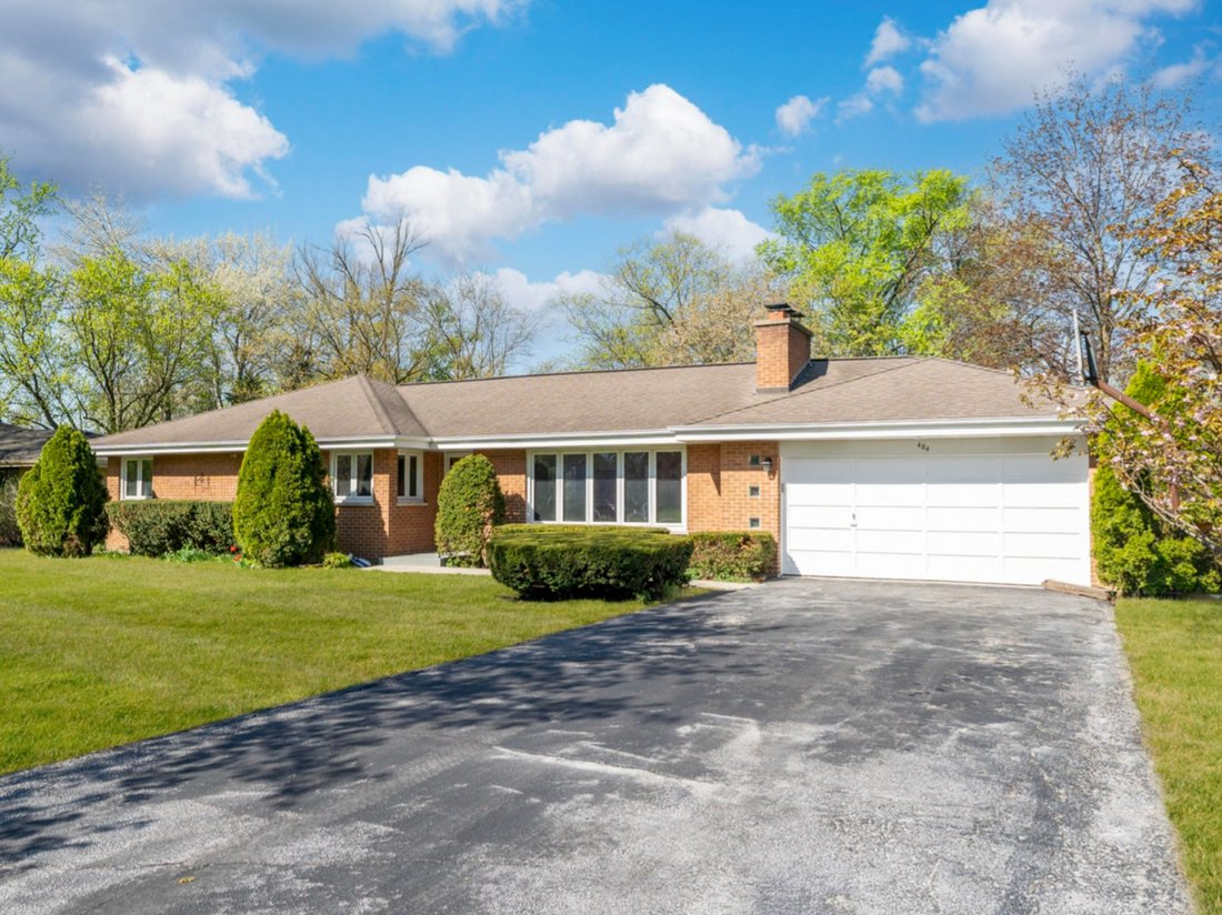 House in Wheeling, Illinois, United States 1 - 18394621