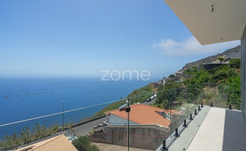 House in Arco da Calheta, Madeira, Portugal 1