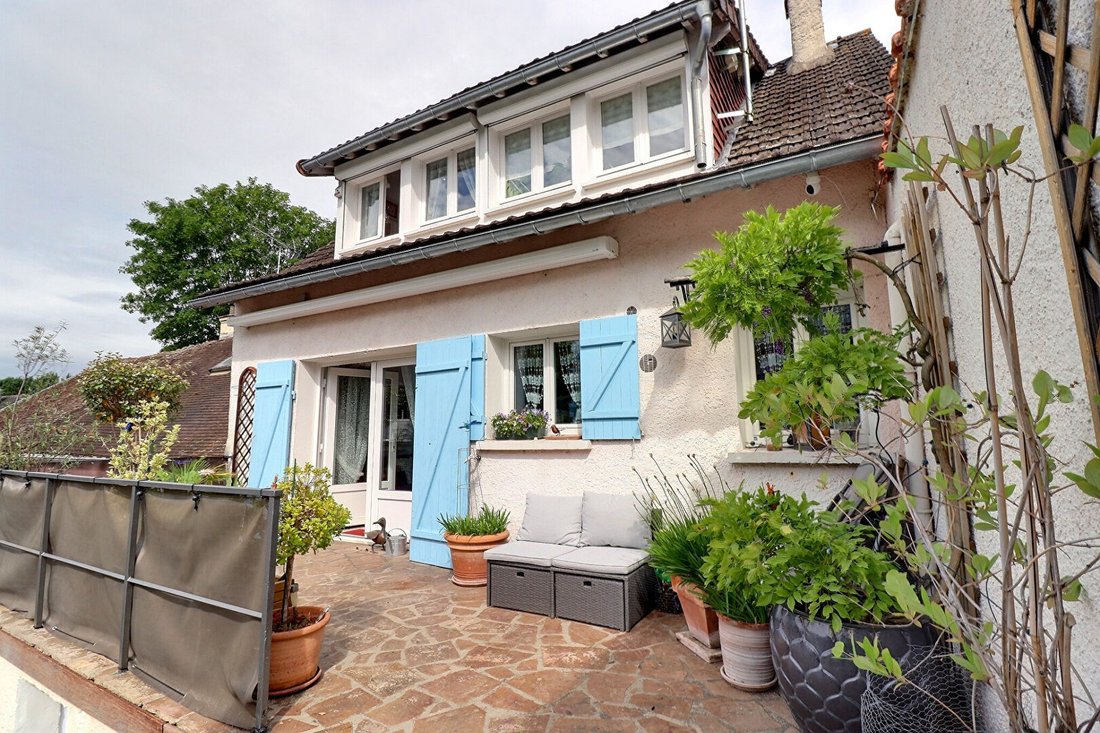House in Marly-le-Roi, Ile-de-France, France 1 - 18105040